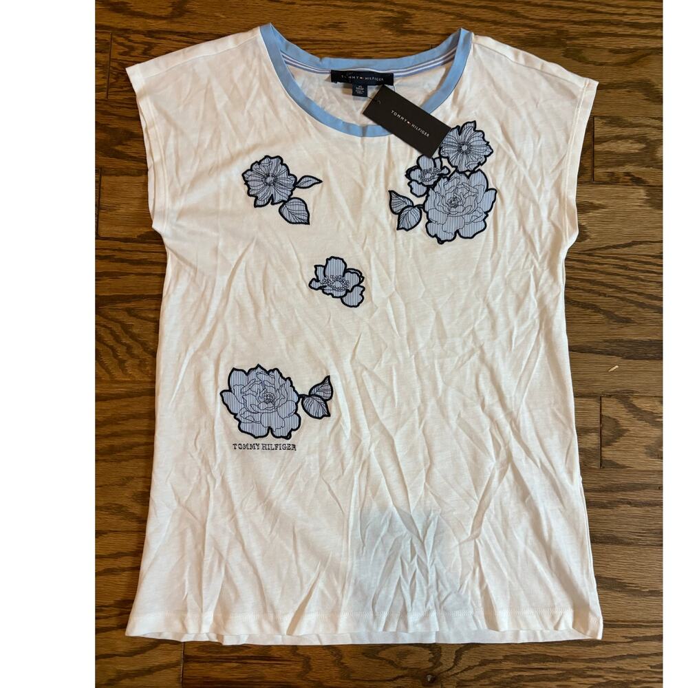 Tommy Hilfiger Womens XS White Blue Seersucker Embroidered Applique Flower‎ Tee